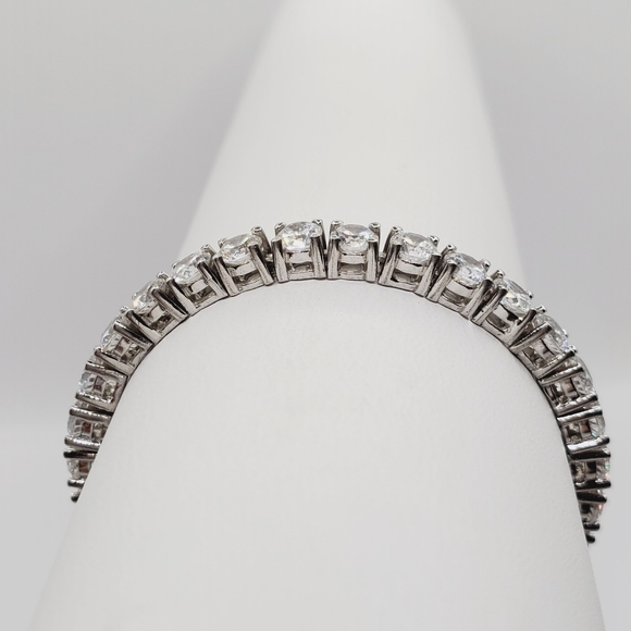 925 Sterling Silver Round 7.5 Carat Simulated Diamond Tennis Bracelet - Picture 3 of 6